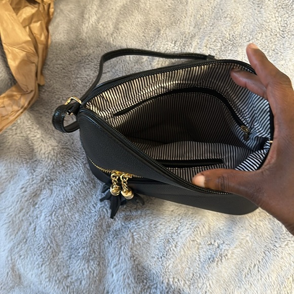 Barely used Leather like crossbody/shoulder bag - Picture 4 of 4